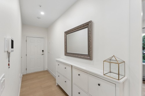 101-2242 Marine Drive, West Vancouver, BC 
