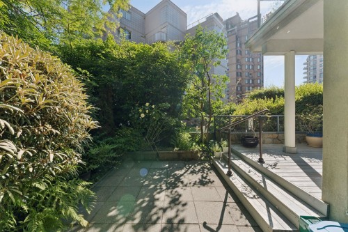 101-2242 Marine Drive, West Vancouver, BC 
