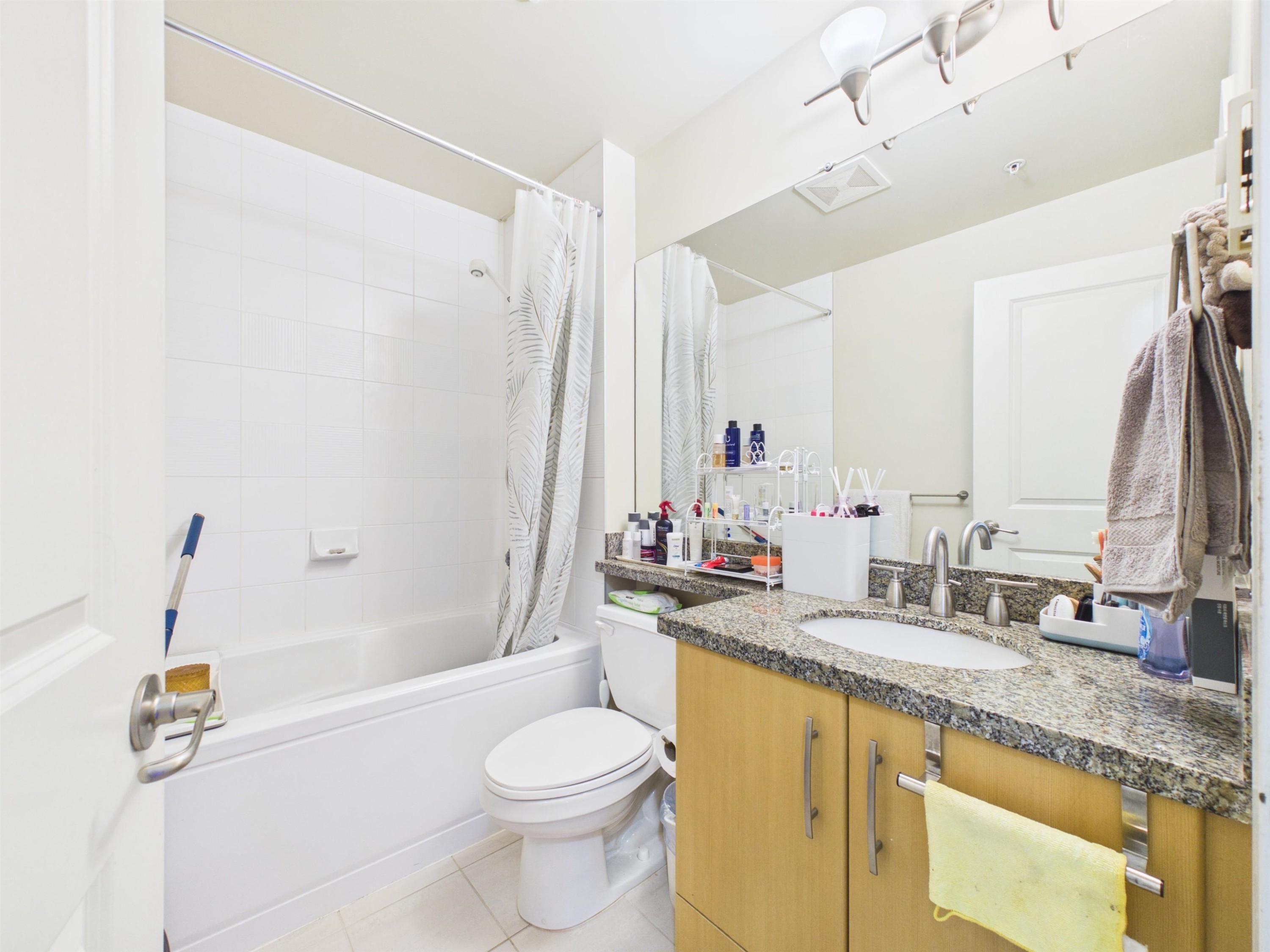 6222 Logan Lane, Vancouver, BC