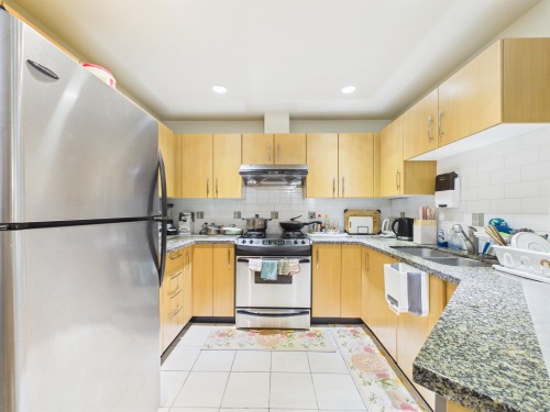 6222 Logan Lane, Vancouver, BC 
