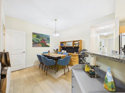 6222 Logan Lane, Vancouver, BC 