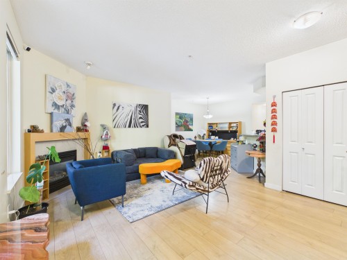 6222 Logan Lane, Vancouver, BC 