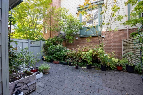 6222 Logan Lane, Vancouver, BC 