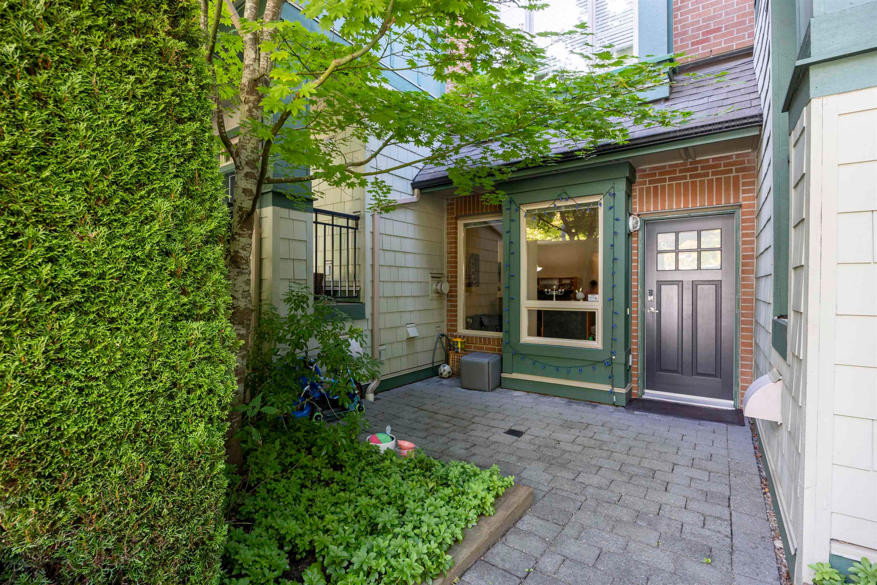 6222 Logan Lane, Vancouver, BC
