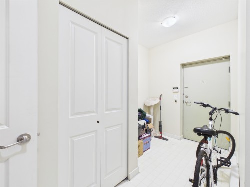 6222 Logan Lane, Vancouver, BC 