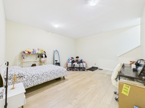 6222 Logan Lane, Vancouver, BC 