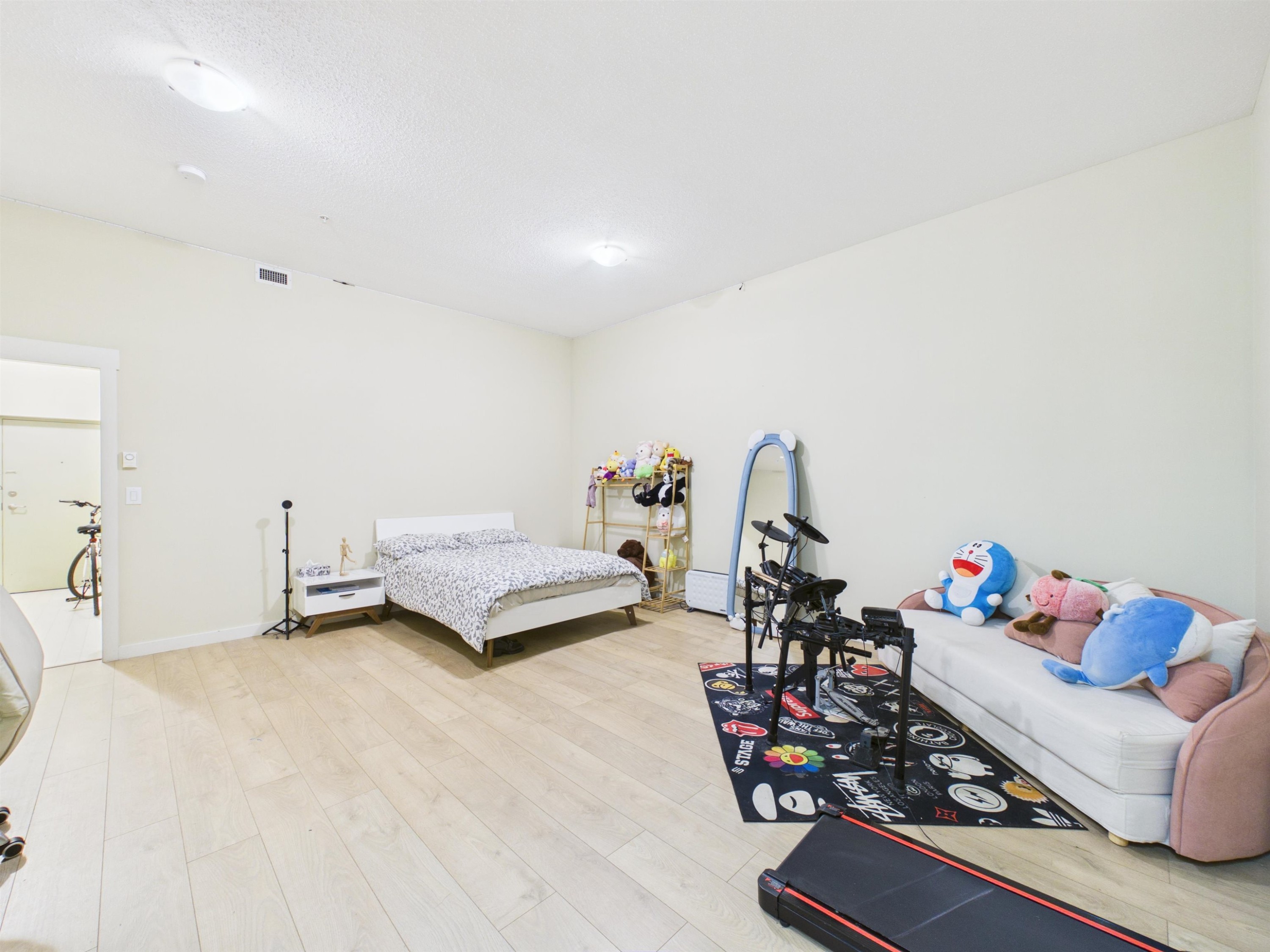 6222 Logan Lane, Vancouver, BC