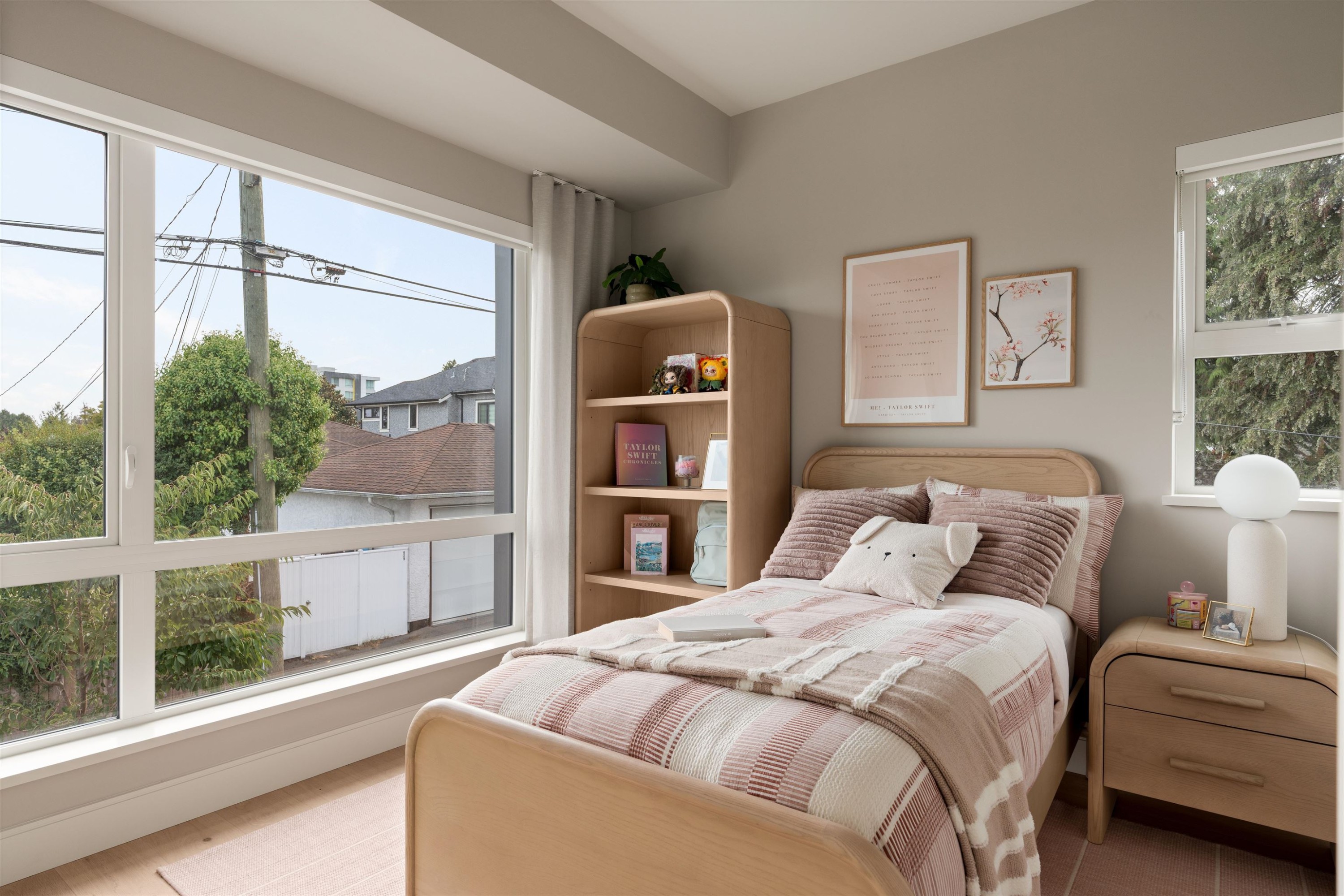 386 45Th Avenue W, Vancouver, BC