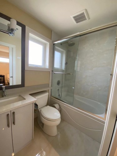 56 51St Avenue E, Vancouver, BC 