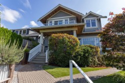 2228 Mahon Avenue  North Vancouver, BC V7M 2T9