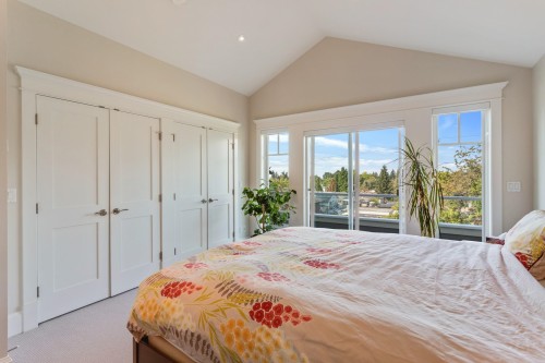 2228 Mahon Avenue, North Vancouver, BC 