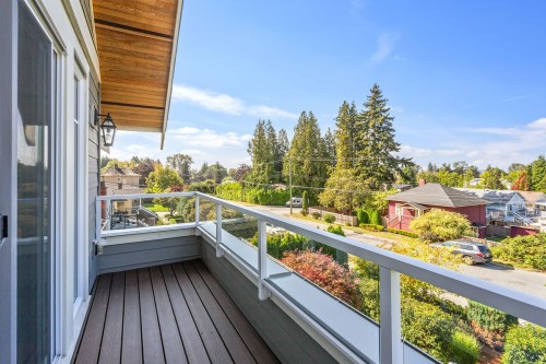 2228 Mahon Avenue, North Vancouver, BC 