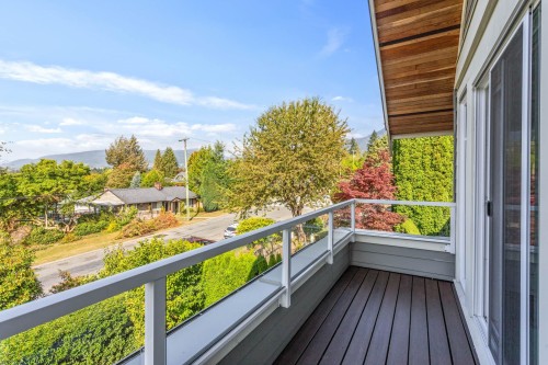 2228 Mahon Avenue, North Vancouver, BC 