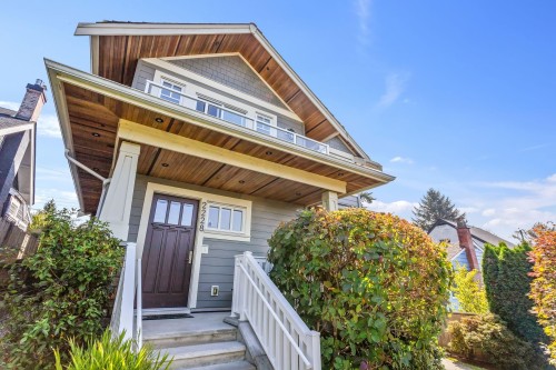 2228 Mahon Avenue, North Vancouver, BC 