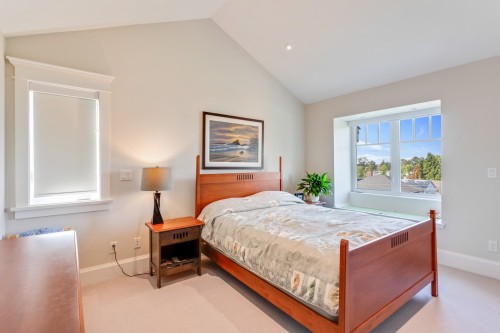 2228 Mahon Avenue, North Vancouver, BC 