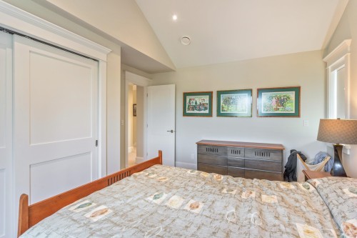 2228 Mahon Avenue, North Vancouver, BC 