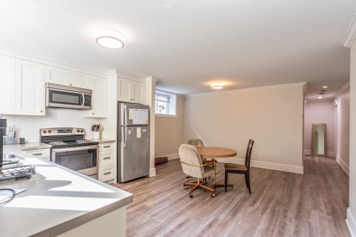 2228 Mahon Avenue, North Vancouver, BC 