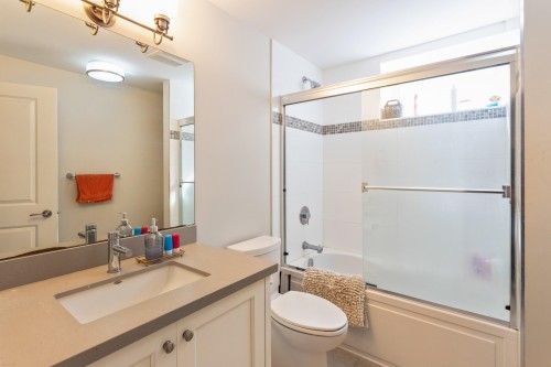 2228 Mahon Avenue, North Vancouver, BC 