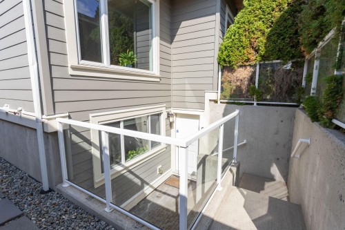 2228 Mahon Avenue, North Vancouver, BC 