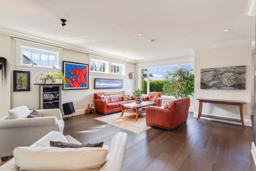 2228 Mahon Avenue, North Vancouver, BC 