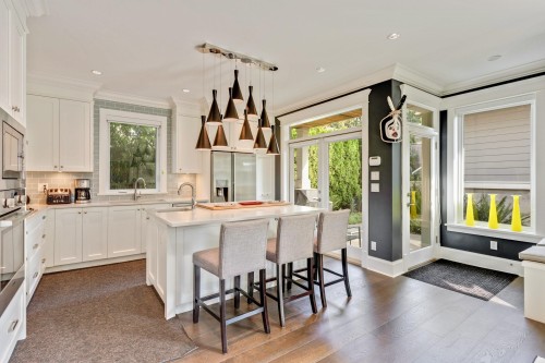 2228 Mahon Avenue, North Vancouver, BC 