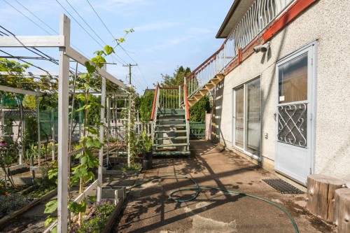 1594 68Th Avenue W, Vancouver, BC 