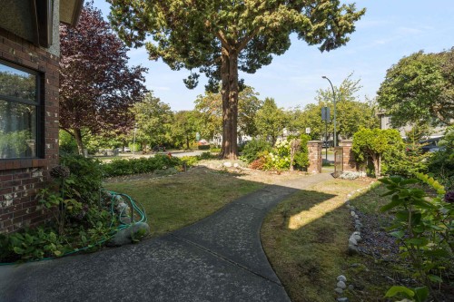1594 68Th Avenue W, Vancouver, BC 