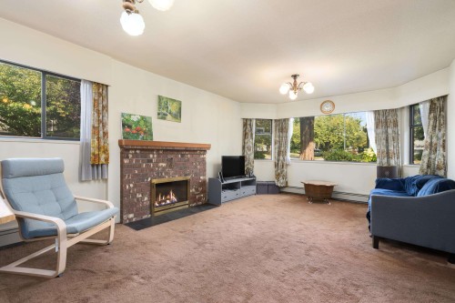 1594 68Th Avenue W, Vancouver, BC 