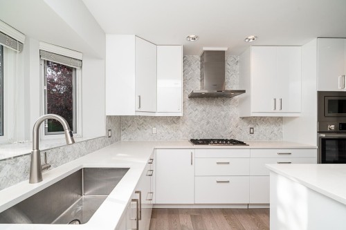 2308 14Th Avenue W, Vancouver, BC 