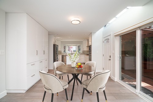 2308 14Th Avenue W, Vancouver, BC 