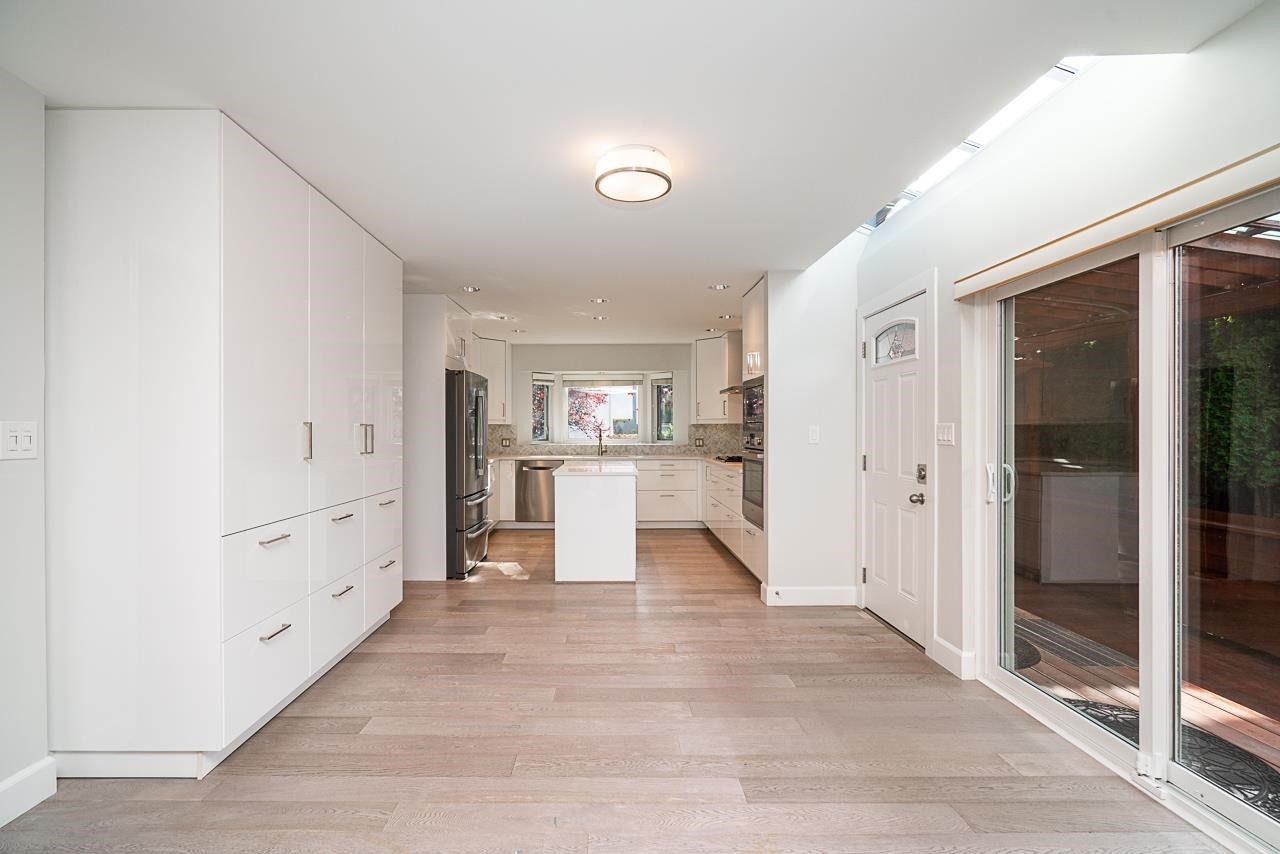 2308 14Th Avenue W, Vancouver, BC