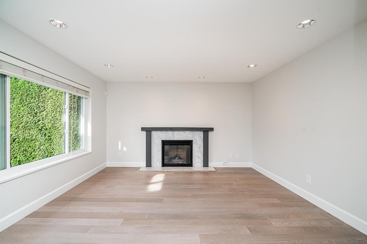 2308 14Th Avenue W, Vancouver, BC