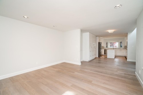 2308 14Th Avenue W, Vancouver, BC 