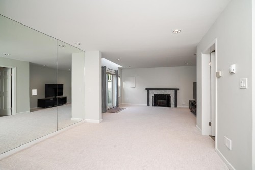 2308 14Th Avenue W, Vancouver, BC 
