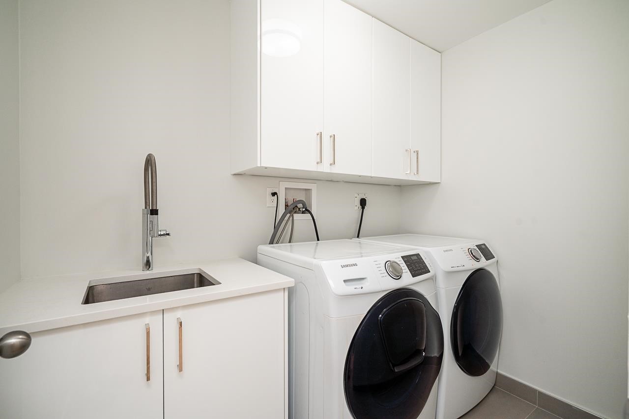 2308 14Th Avenue W, Vancouver, BC