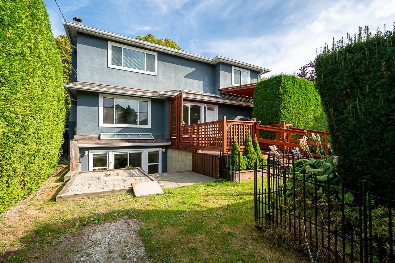 2308 14Th Avenue W, Vancouver, BC