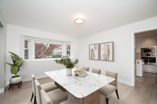 2308 14Th Avenue W, Vancouver, BC 