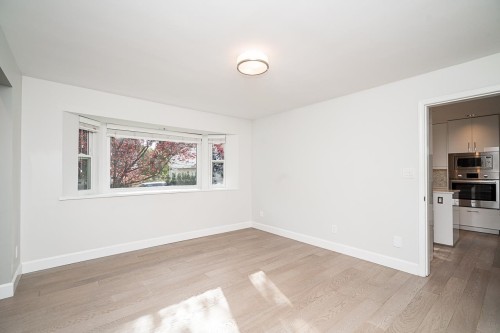 2308 14Th Avenue W, Vancouver, BC 