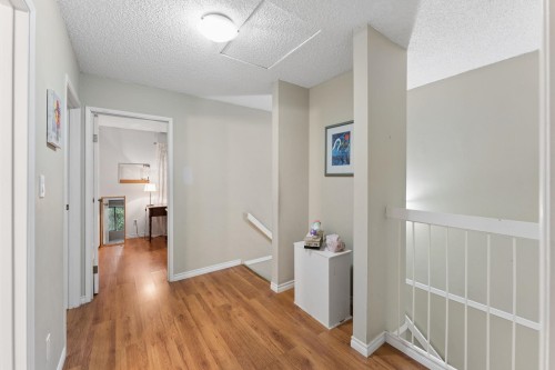834 Hendecourt Road, North Vancouver, BC 