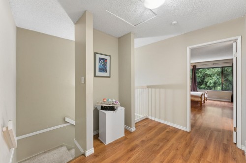 834 Hendecourt Road, North Vancouver, BC 