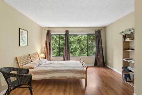 834 Hendecourt Road, North Vancouver, BC 