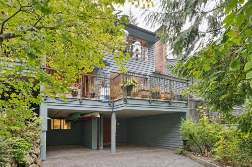 834 Hendecourt Road, North Vancouver, BC 