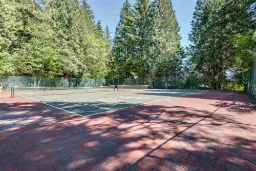 834 Hendecourt Road, North Vancouver, BC 