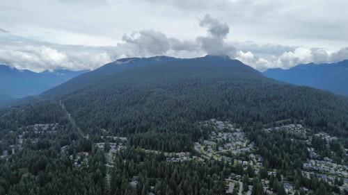 834 Hendecourt Road, North Vancouver, BC 