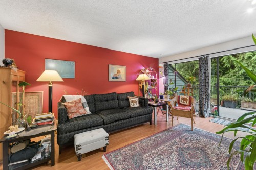 834 Hendecourt Road, North Vancouver, BC 