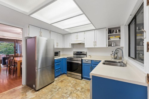 834 Hendecourt Road, North Vancouver, BC 