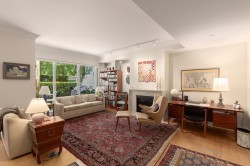 101-426 Beach Crescent  Vancouver, BC V6Z 3E9