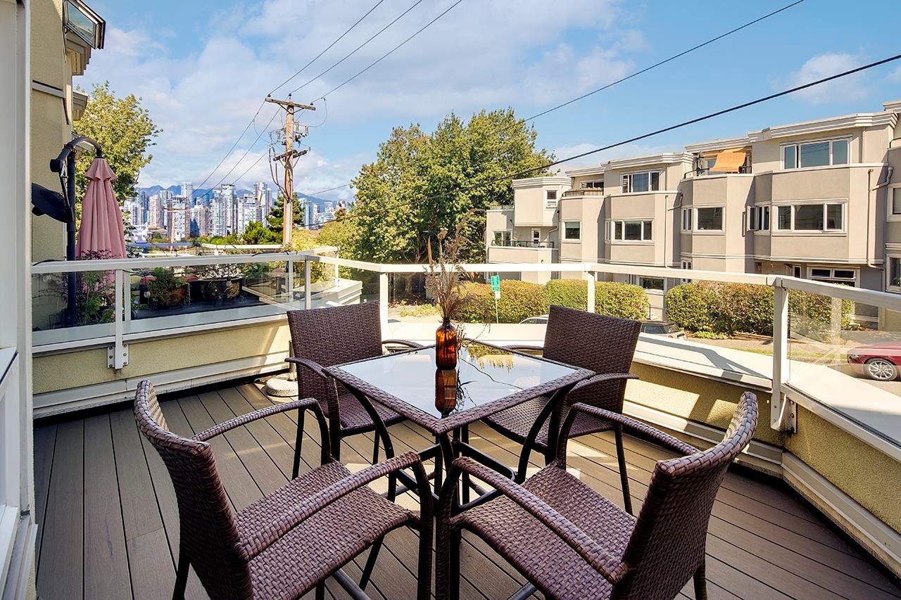 1210 7Th Avenue W, Vancouver, BC