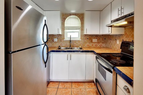 1210 7Th Avenue W, Vancouver, BC 