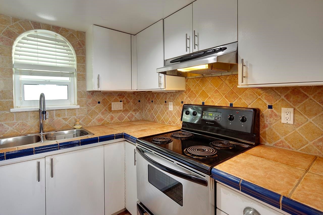 1210 7Th Avenue W, Vancouver, BC